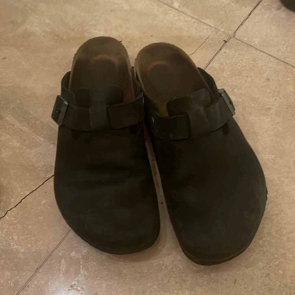 Black Boston Birkenstocks. Great condition!!